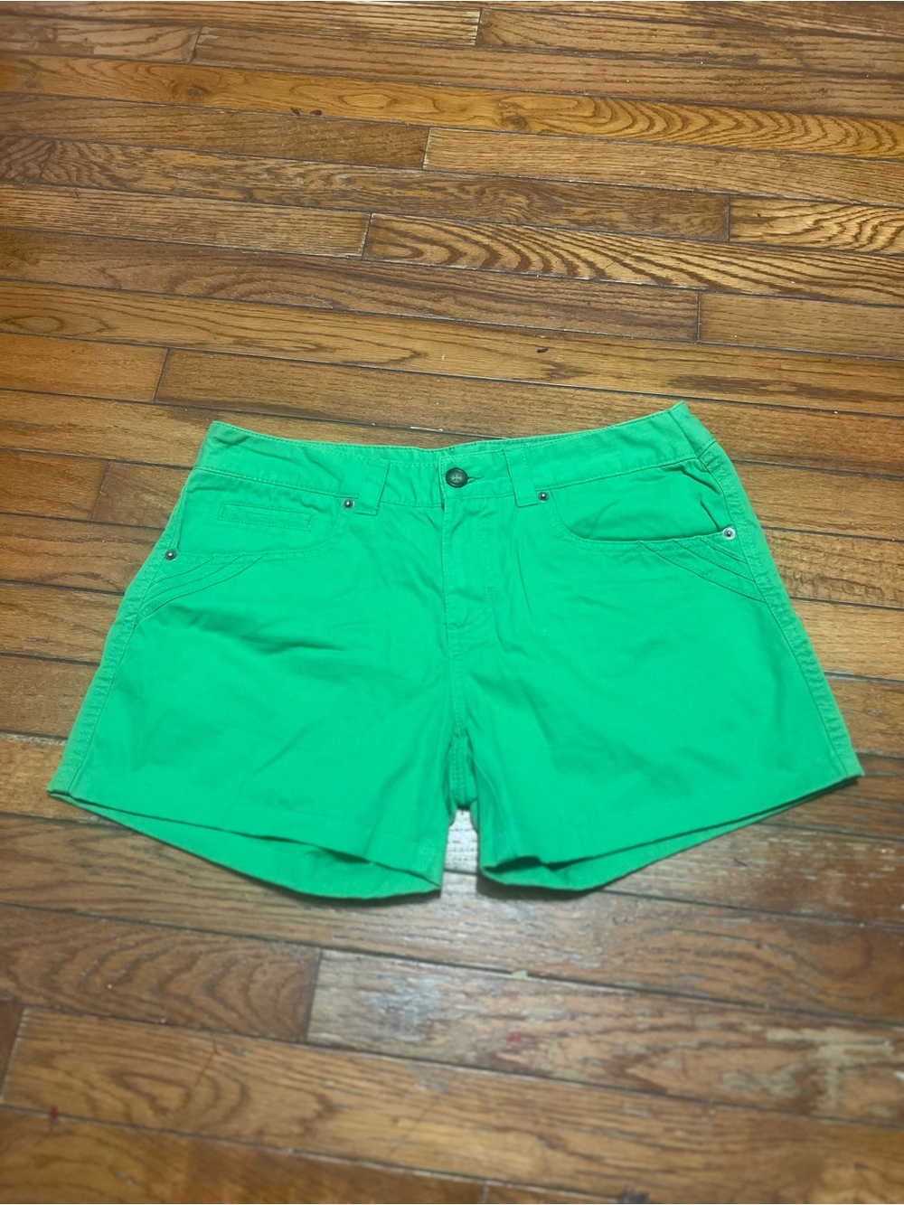 Classic Women's Green Cotton Bermuda Shorts